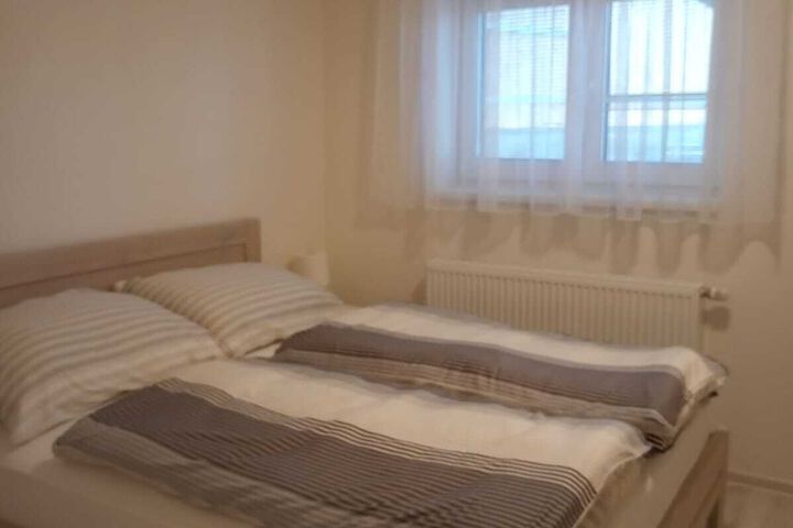 Room 7 of 11