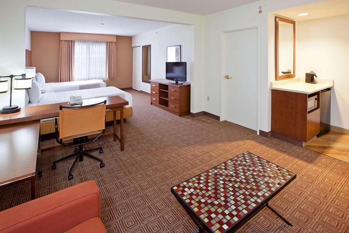 1 King Bed Mobility Hearing Impaired Accessible Room (11 of 17)