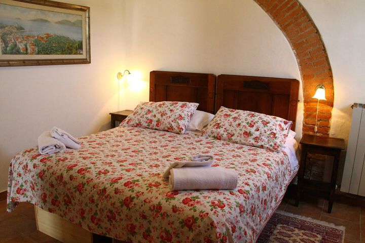 Room 2 of 38