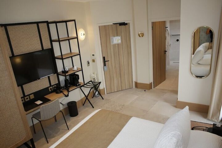Room 51 of 135