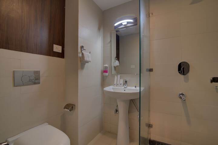 Room 35 of 93