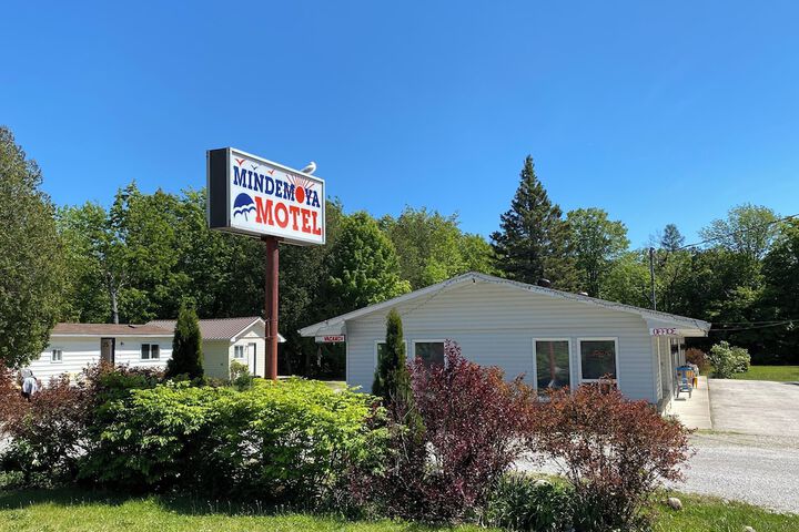 Mindemoya Motel