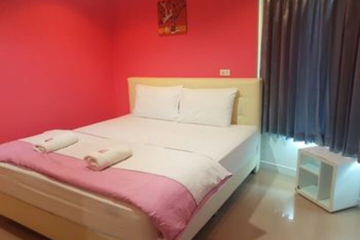 Room 11 of 34