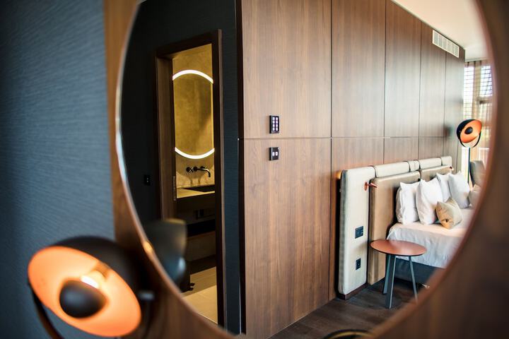 Room 5 of 72