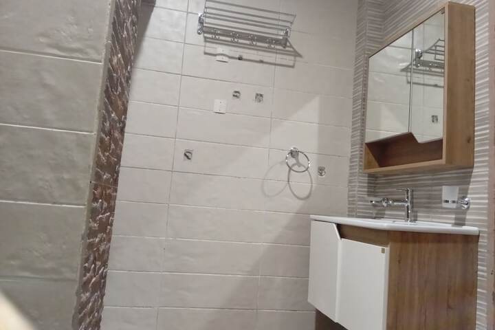 Room 9 of 16