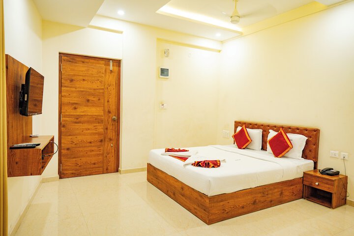 Room 9 of 25