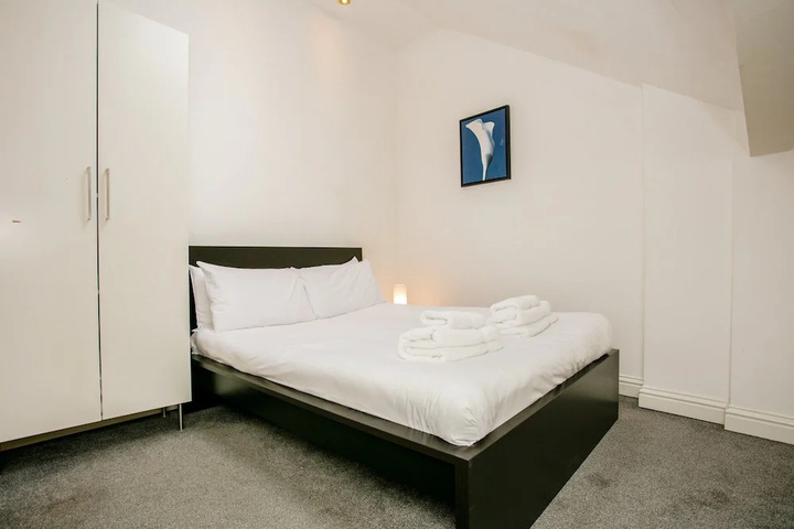 Room 2 of 13