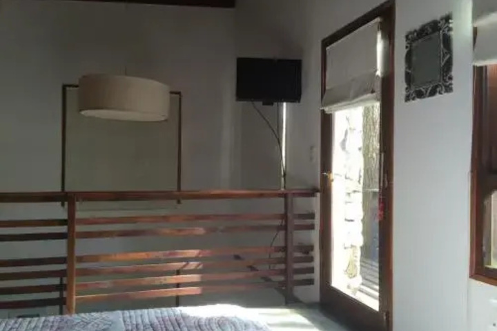 Room 11 of 11