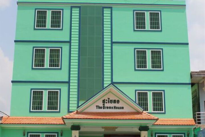 THE GREEN HOUSE