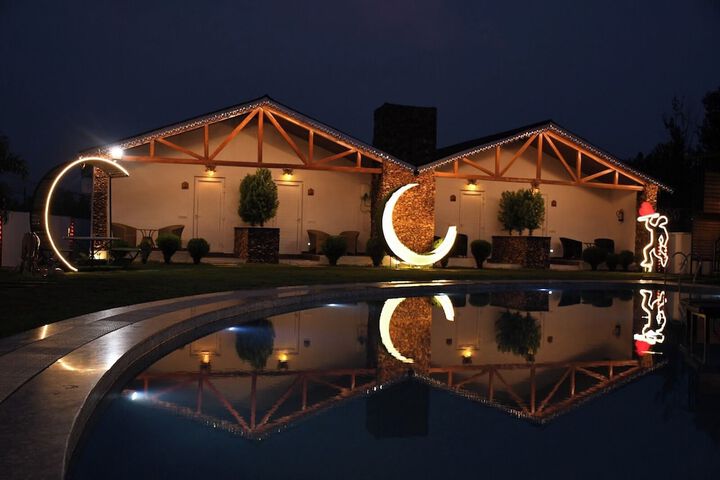 Hotel 55 of 61