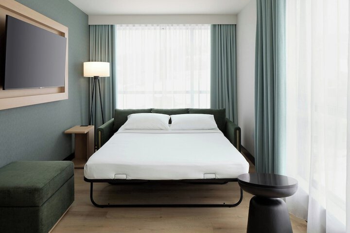 Room 8 of 38