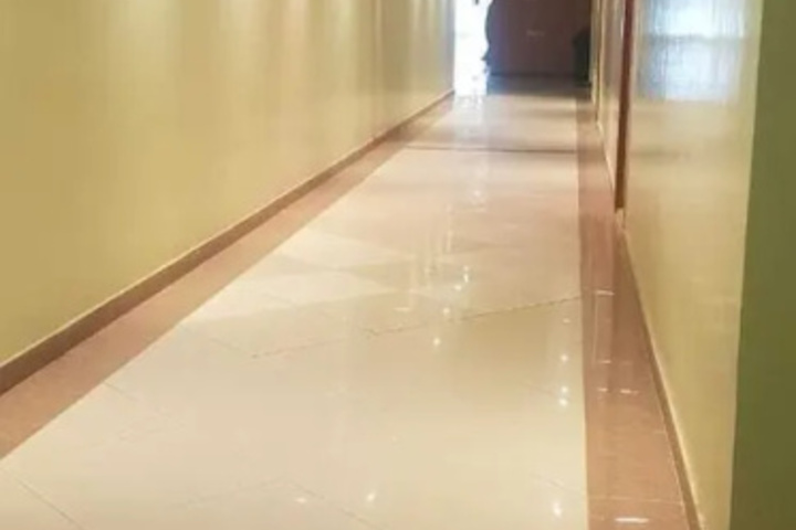 Room 13 of 18
