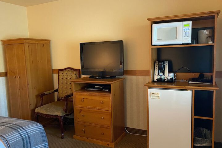 Room 23 of 100