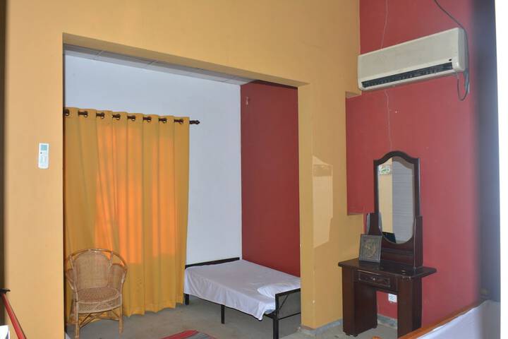 Room 9 of 23