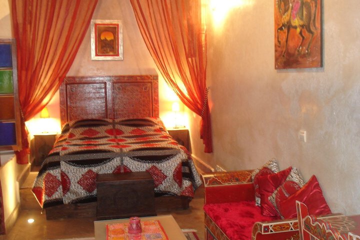 Room 13 of 83