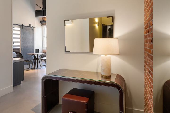 Room 19 of 114