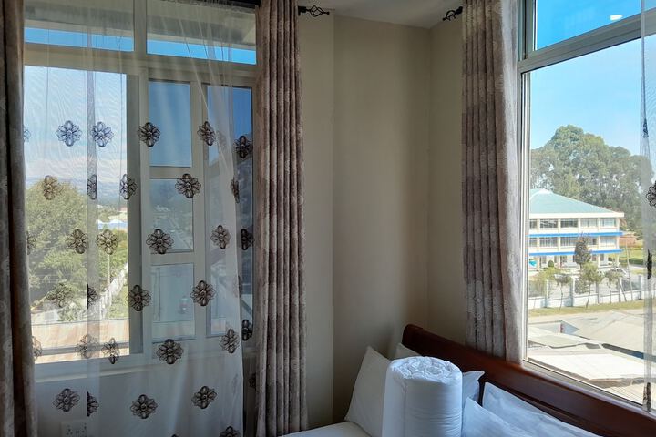 Room 33 of 74