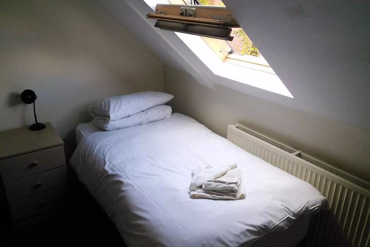 Room 9 of 21