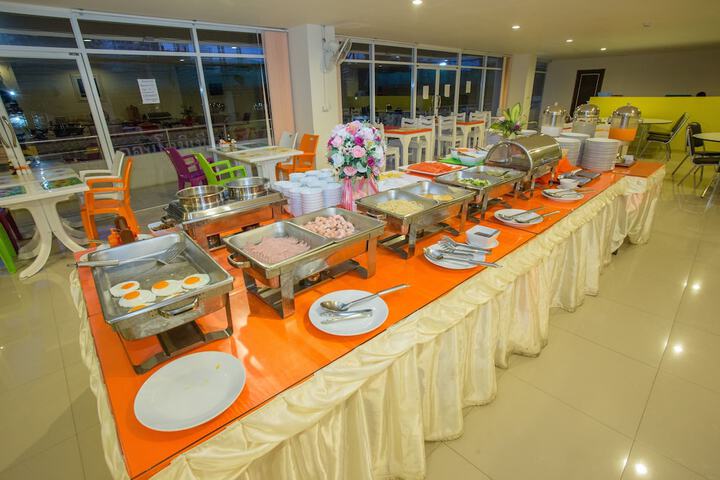 Dining 72 of 83