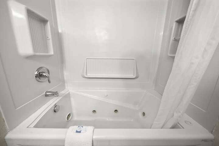 Hot Tub 42 of 59
