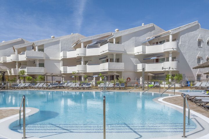 Pool Hotel