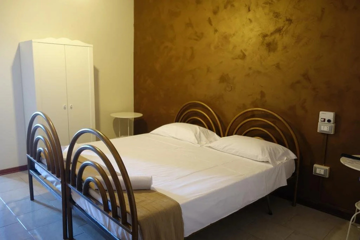 Room 2 of 11