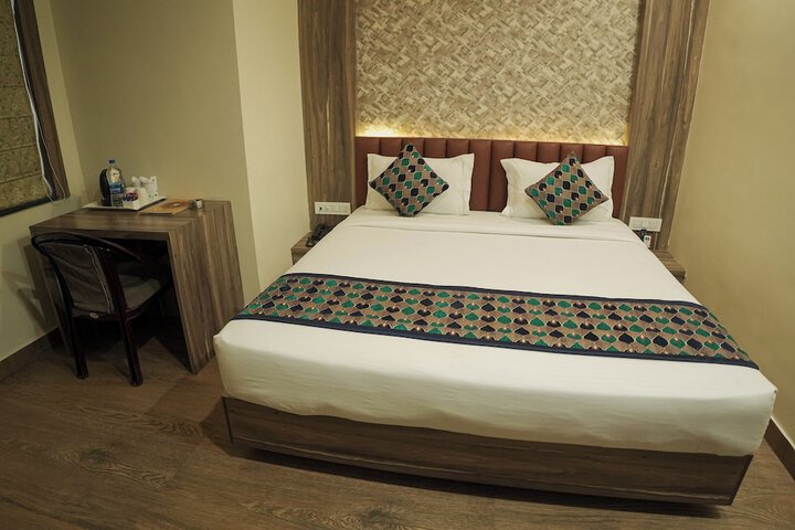 Room 10 of 35