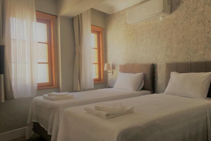 Room 17 of 50