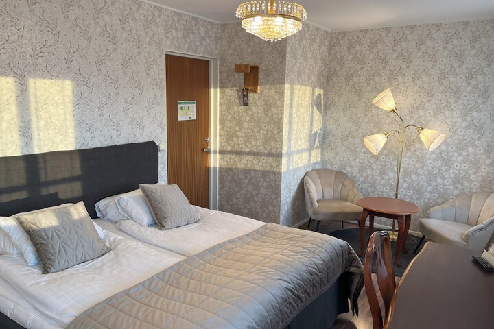 Room 48 of 91