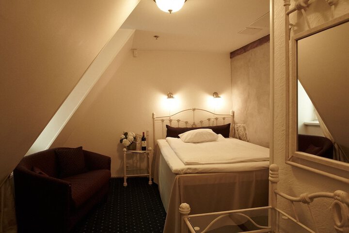 Room 10 of 91