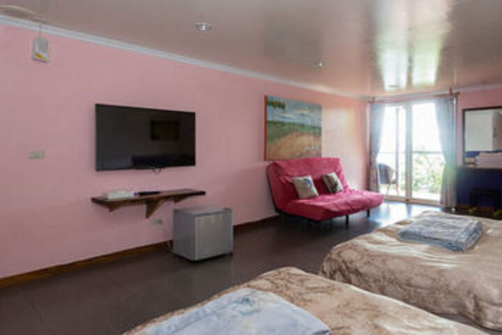 Room 16 of 65