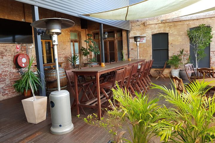 Commercial Hotel