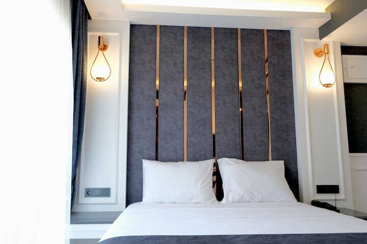 Room 9 of 68