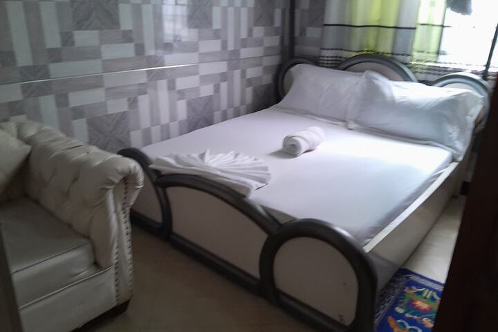 Room 21 of 38