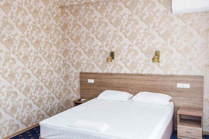 Room 28 of 72