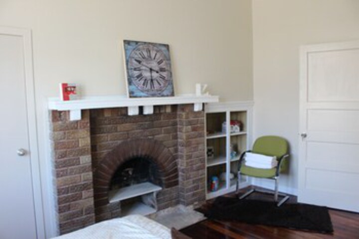 Room 8 of 22