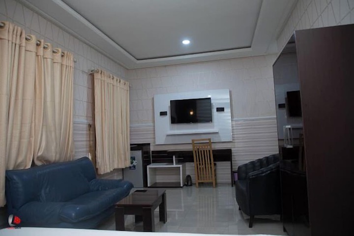 Room 46 of 76