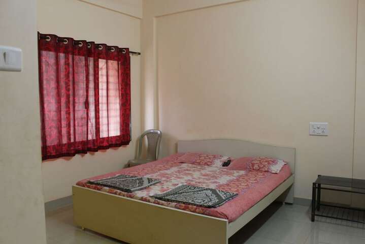 Room 7 of 14
