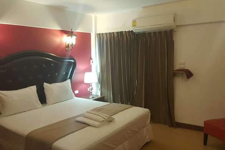 Room 3 of 54