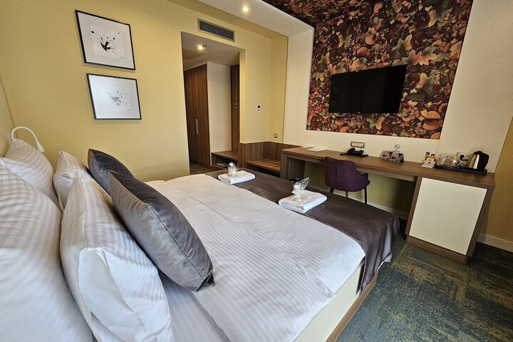 Room 5 of 57