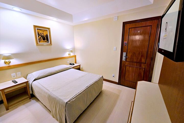 Room 33 of 115