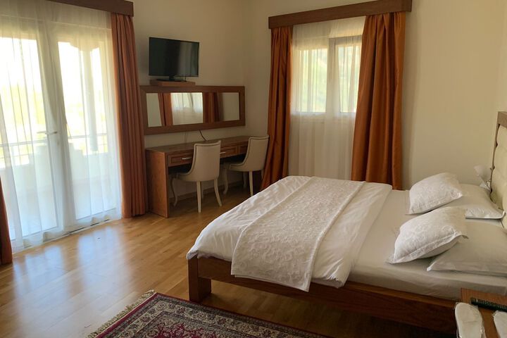 Room 5 of 57