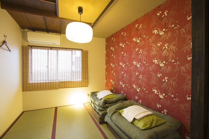 Room 7 of 66