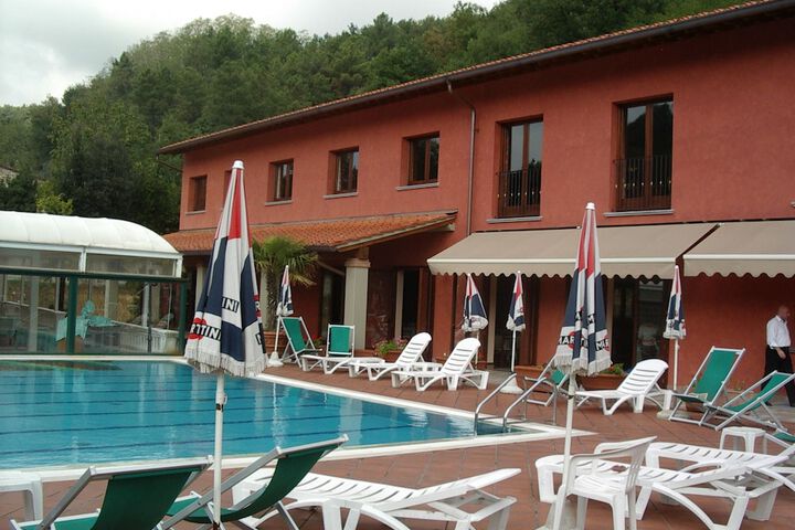 Hotel with Pool