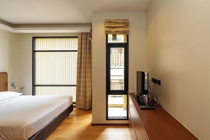 Room 18 of 37