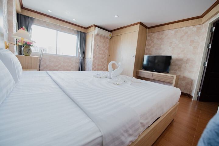 Room 6 of 20