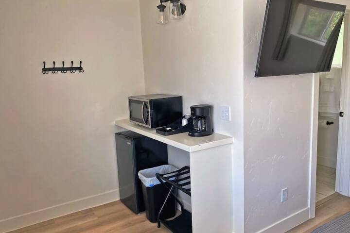 Room 9 of 15