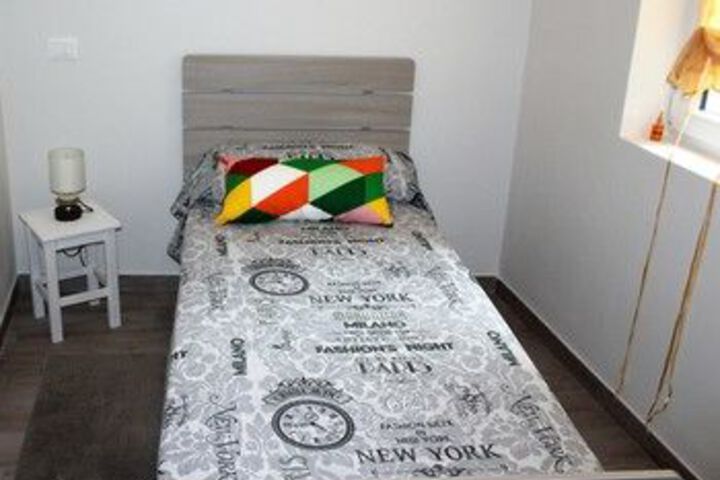 Room 12 of 42
