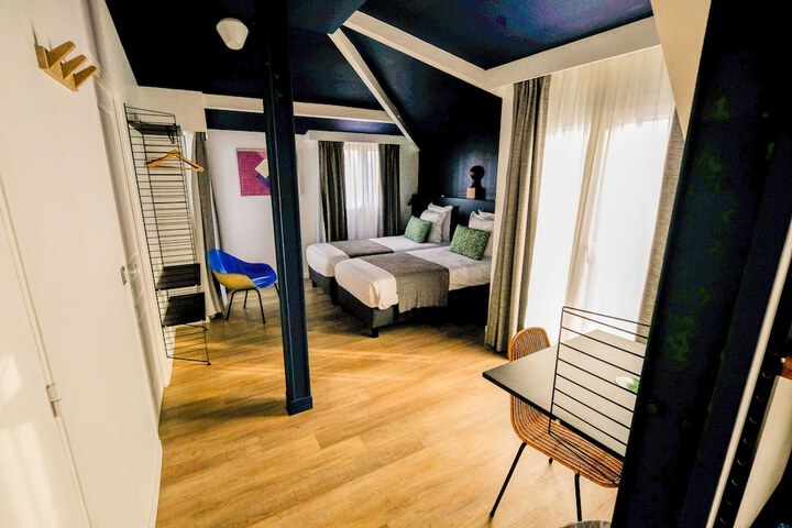 Room 17 of 51