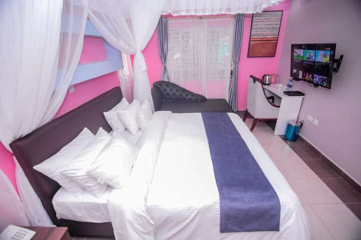Room 15 of 62